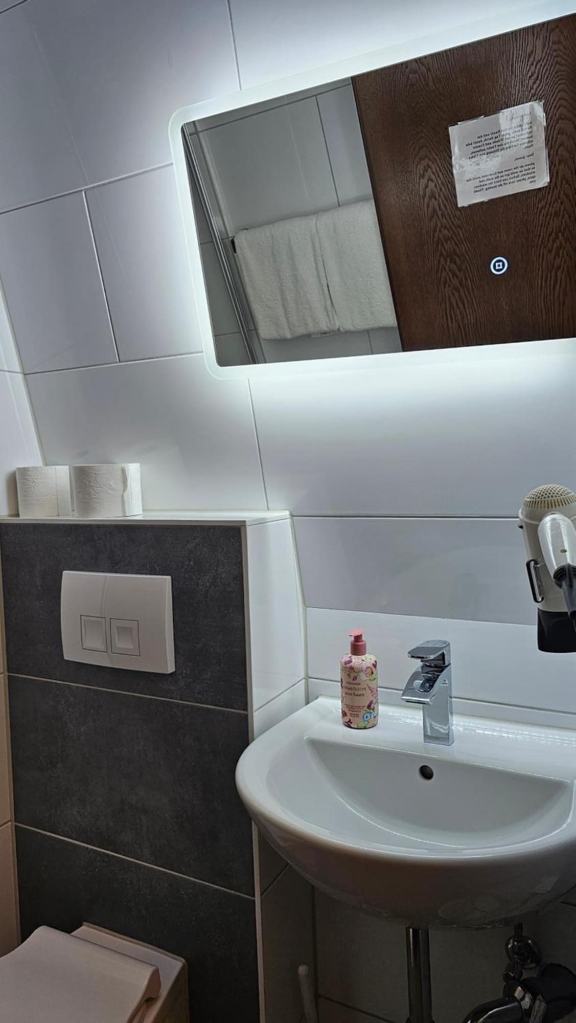 מולהיים אן דר רור Hotel Koelner Hof מראה חיצוני תמונה